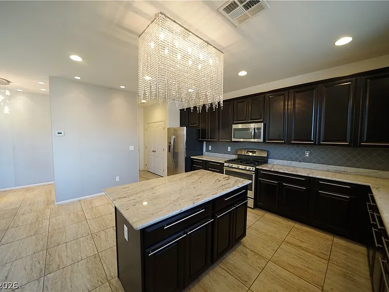 880 Cool Aquamarine St — Photo 12