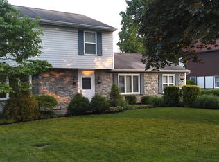 6045 Parkridge Dr, East Petersburg, PA