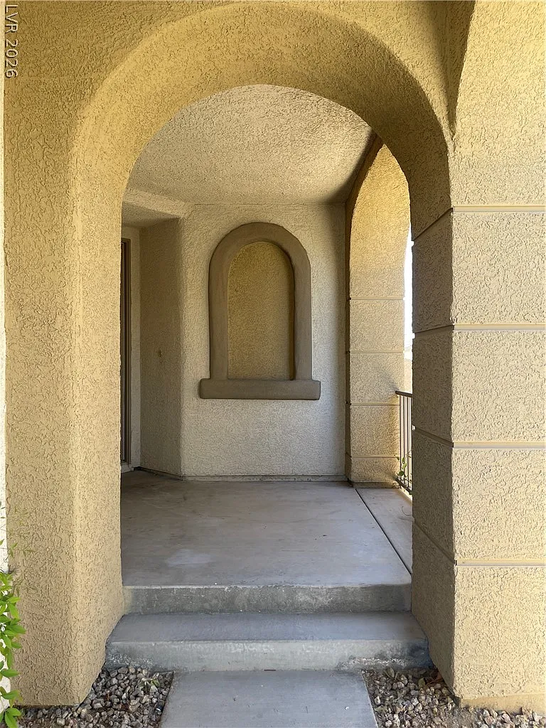 3 bed, 2.5 bath, 1772 sqft, $2,295 — Photo 2