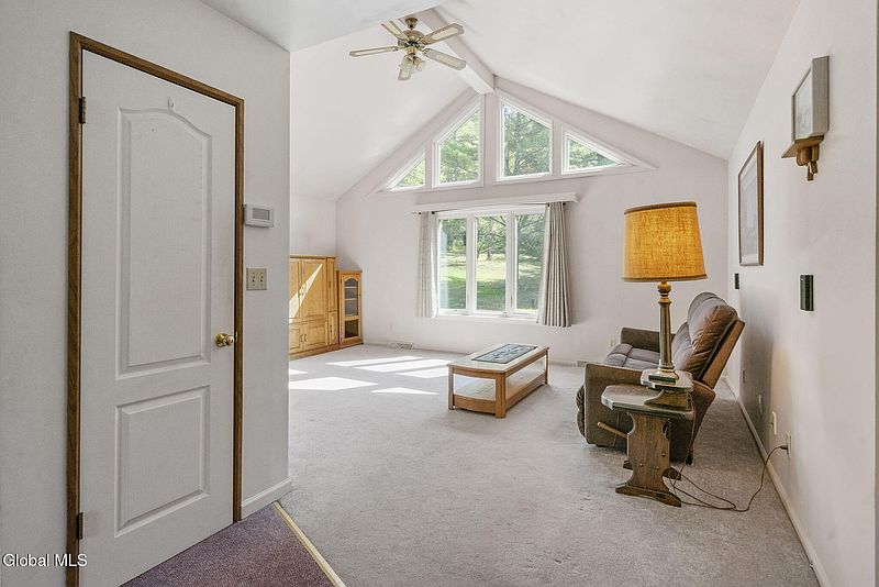 5th image of 827 Rector Road