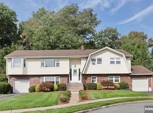 6 Glen Court, Westwood, NJ 07675