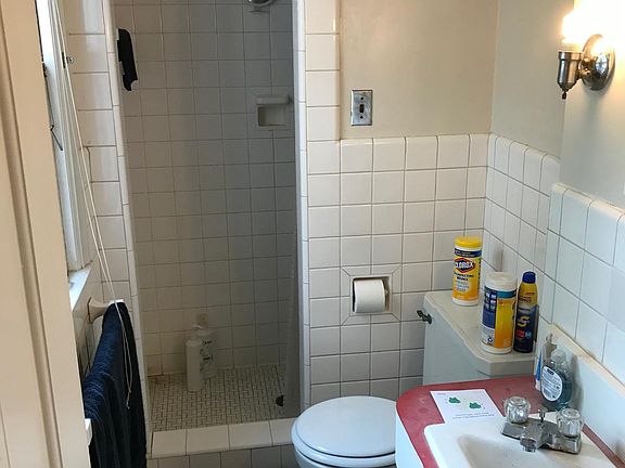 3rd image of 1540 Packard St APT 1