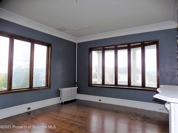 3rd image of 430 S Main Ave Floor 1