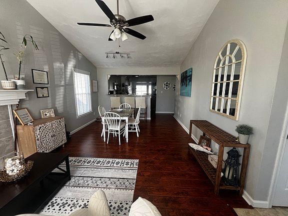 4th image of 1112 Bonfield Ct