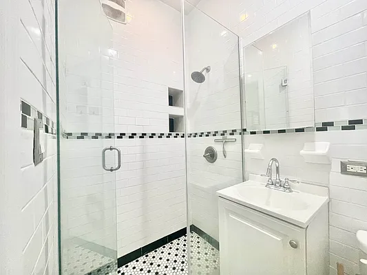 Rented by Century 21 Premier  | media 5