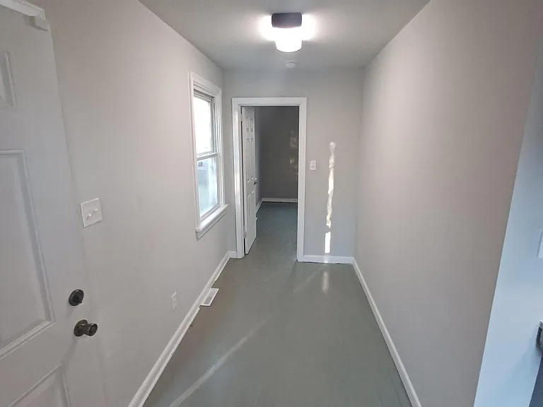 4718 Lindlaw Ave — Photo 1