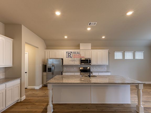 4th image of 114 Mesa Dr