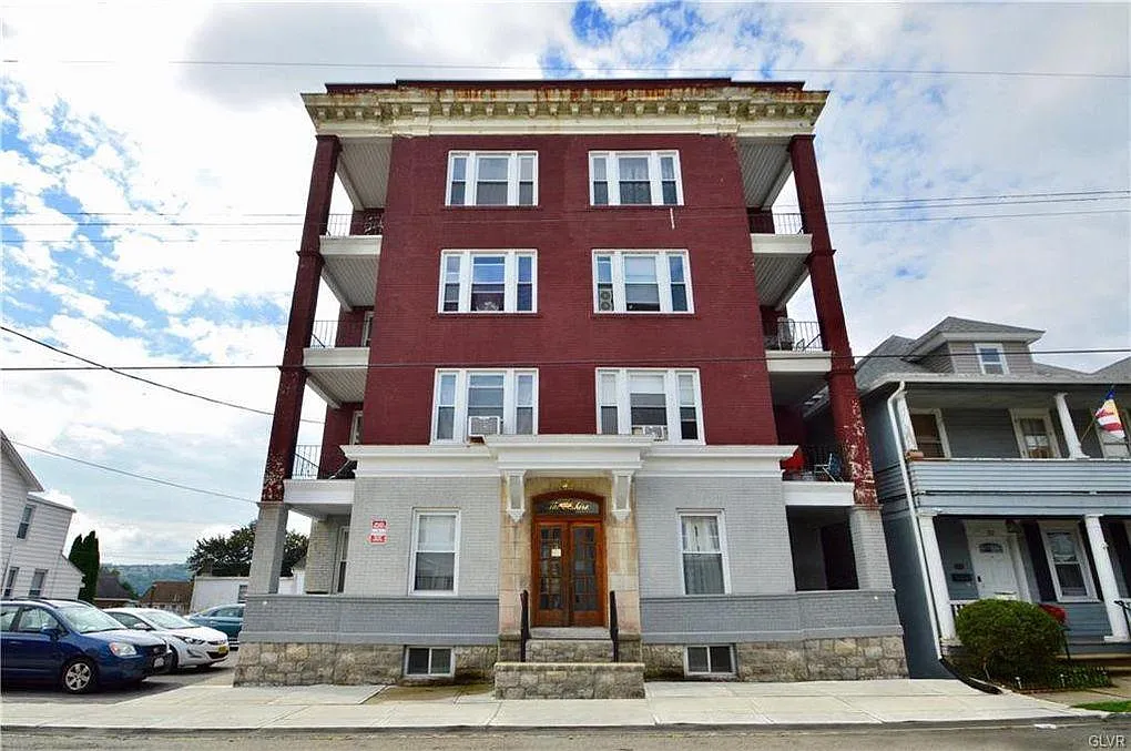 2 bed, 999 sqft, $1,500 — Photo 1