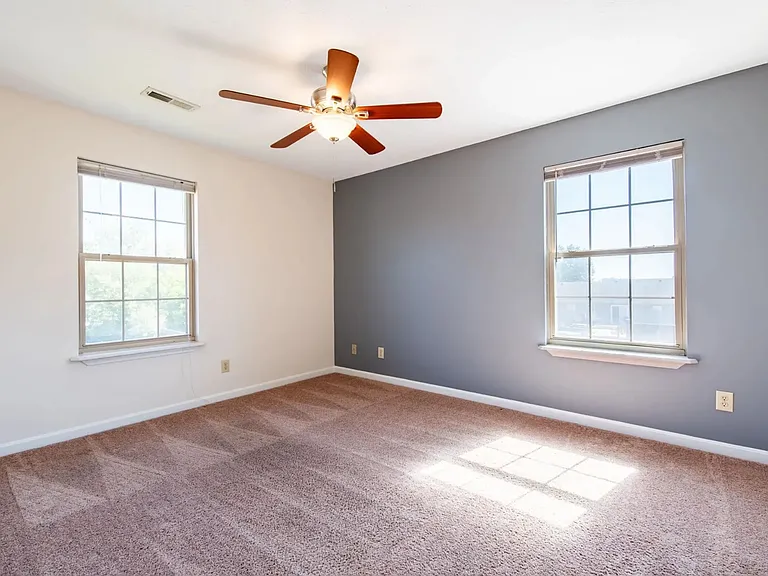 Autumn Ridge Apartments — Photo 26