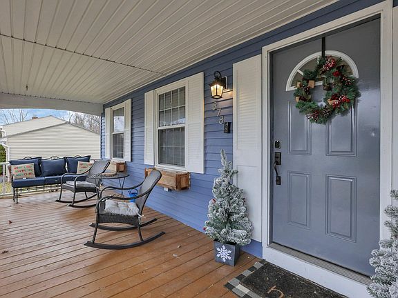 3rd image of 378 Sycamore Dr
