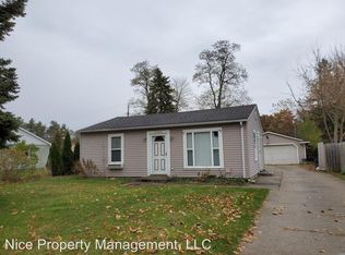 2582 Roselawn St, Wolverine Lake, MI 48390