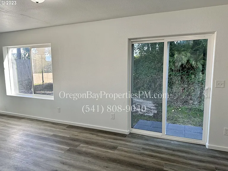 1656 Coos River Hwy — Photo 16