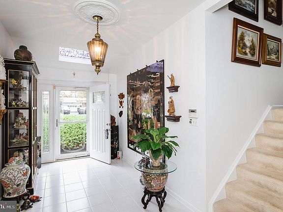 4th image of 510 Normandy Ln
