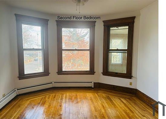5th image of 322 Howard Ave #2