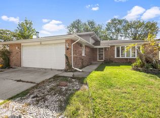 3 Rich Ct, Park Forest, IL 60466