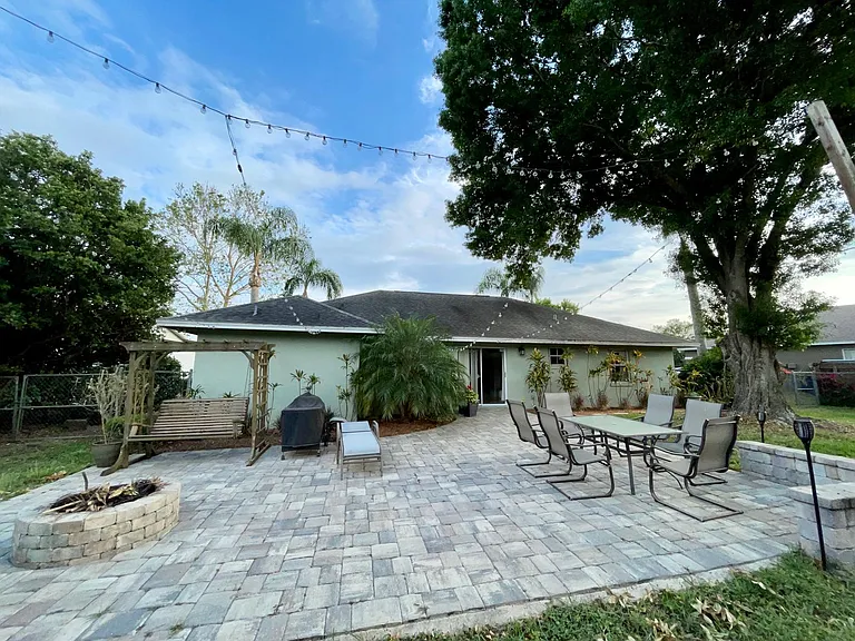 3658 Joshua Ln — Photo 11