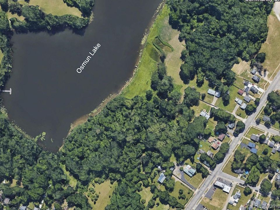 2nd image of 364 Lakeside Dr