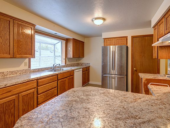 5th image of 2118 NE 54th St