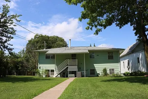 2 bed, 900 sqft, $950 — Photo 2