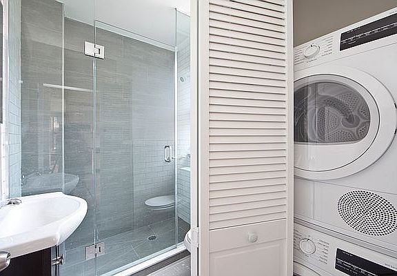 5th image of 329 E 6th St APT 19