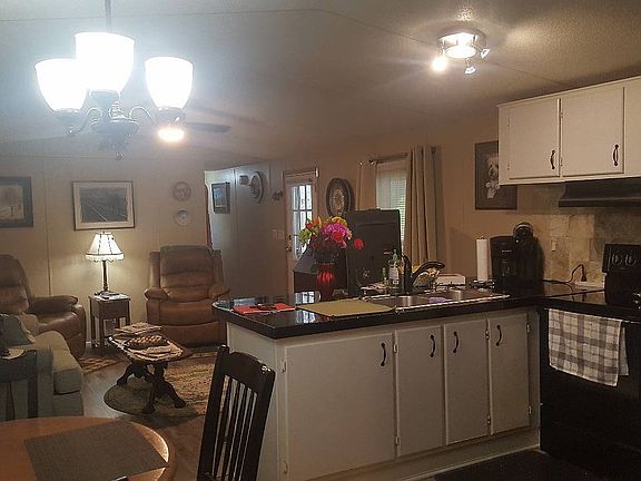 5th image of 2560 La Plaz Dr