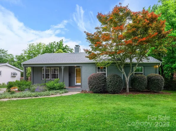 827 Fairbanks Rd, Charlotte, NC 28210