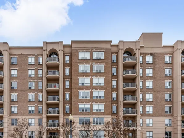 2085 Amherst Heights Dr #212, Burlington, ON L7P 5C2