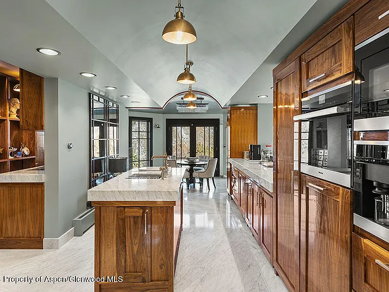 1325 Gateway Rd — Photo 10