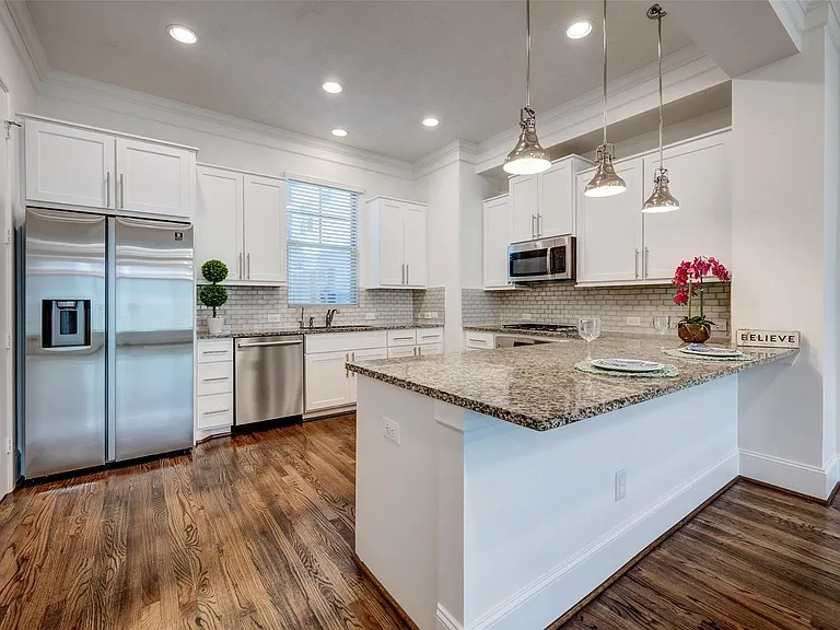 1413 Patterson St — Photo 9