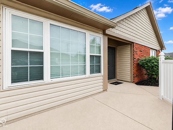 3rd image of 6136 Rockwell Pl
