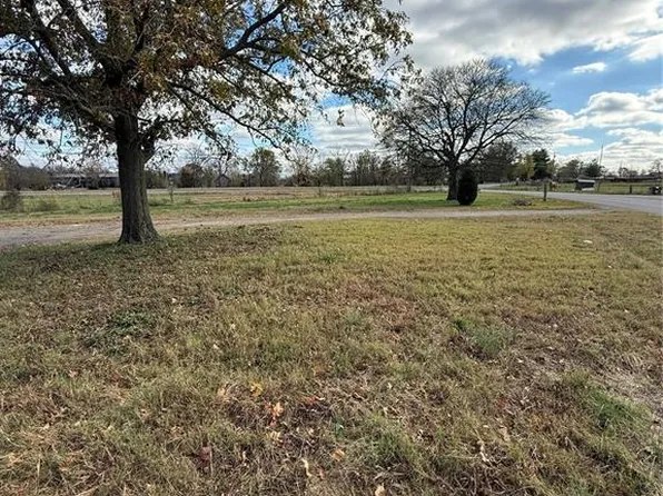 38 Matt St, Sikeston, MO 63801