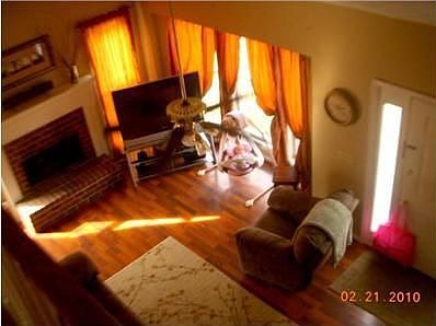 4th image of 218 Robert Ave