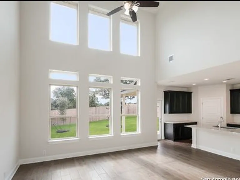 8232 Scarlet Gaura — Photo 7