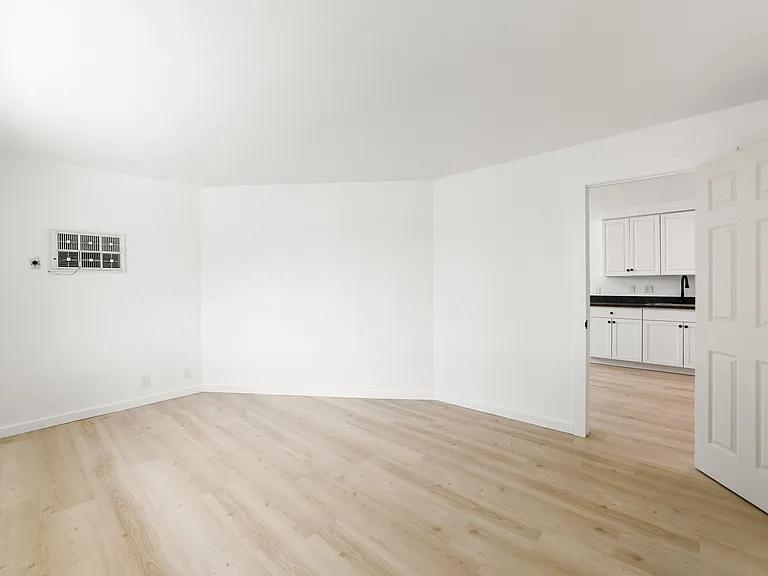 1017 Oxford Dr #D — Photo 21