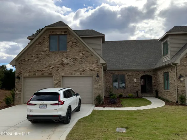 2 Castle Bridge Court, Pinehurst, NC 28374