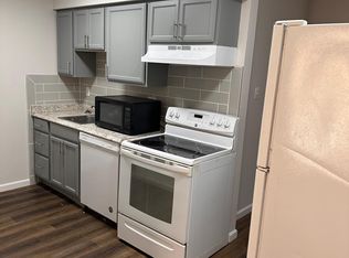 7024 Heege Rd APT 104, Saint Louis, MO 63123