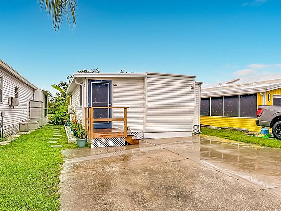 3rd image of 3726 Hula Cir