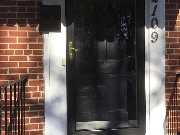 5th image of 2109 Mimosa St