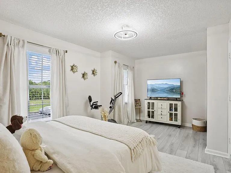 368 Waterside Dr — Photo 18