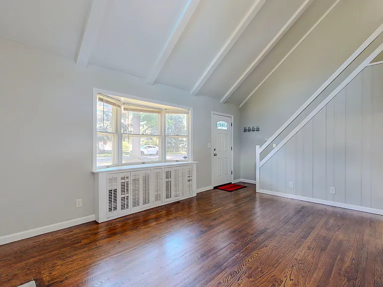 677 Garfield Ave — Photo 10