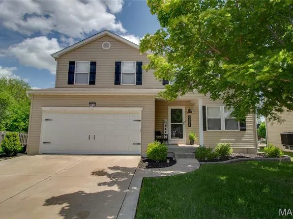 6811 Beall Ct, Godfrey, IL 62035