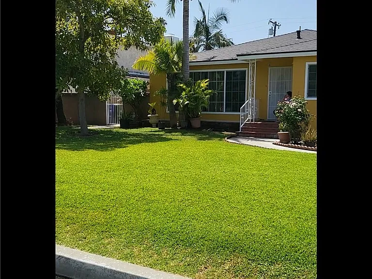 11016 Townley Dr — Photo 1