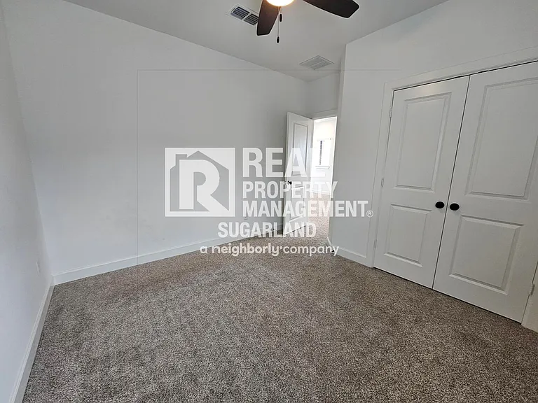 1414 Emma Lake Dr — Photo 39