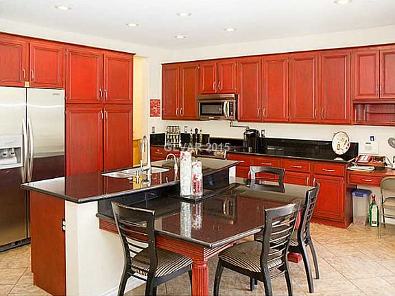 3rd image of 623 Baldurn Ave