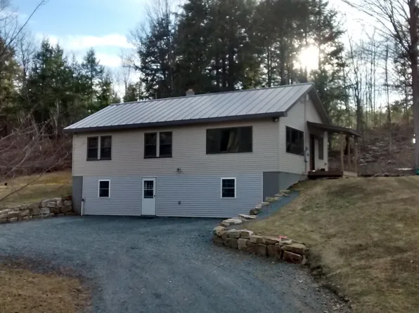 609 Point Of Pines Rd, Castleton, VT 05735