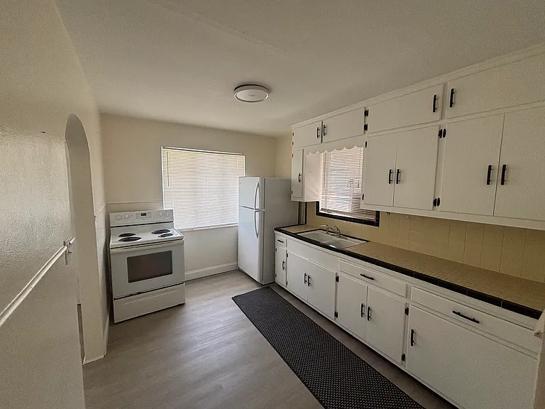 2201 5th Ave N #1/2 — Photo 5