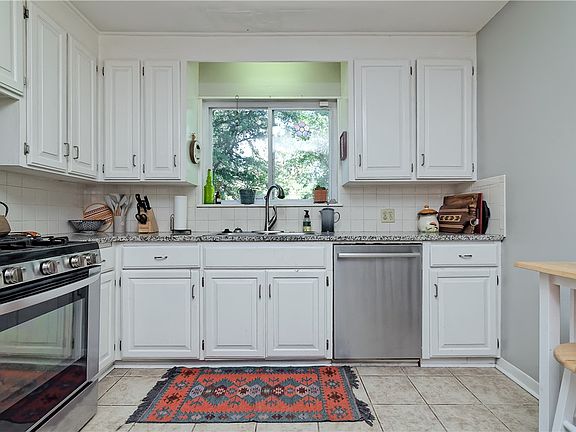 5th image of 1254 N Maxwell Dr