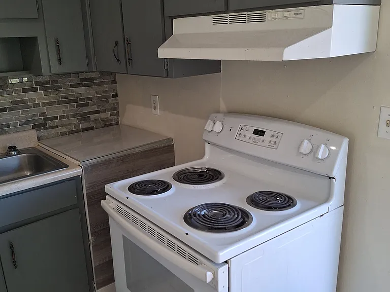 2532 SW Lois Ave — Photo 11