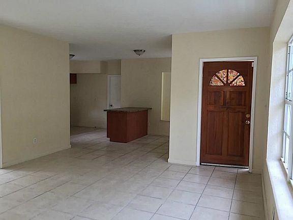 2nd image of 1070 NE 133rd St