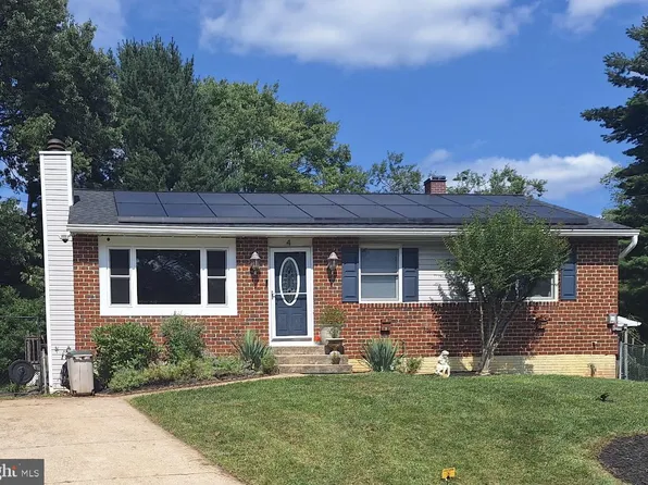 4 Fairbridge Ct, Owings Mills, MD 21117